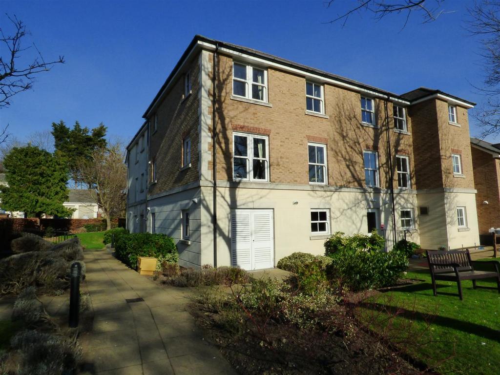 FRONTAGE &amp; MAIN ENTRANCE