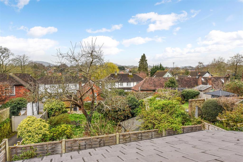 Sussex Gardens, Petersfield 3 bed semidetached house for sale £465,000
