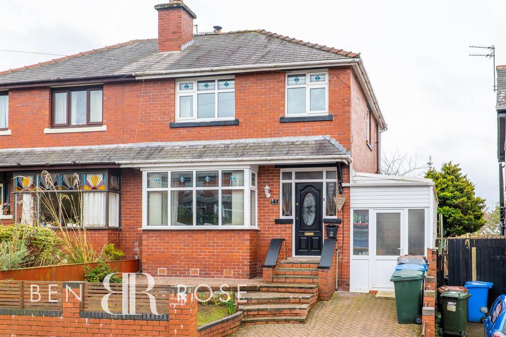 Egerton Grove, Chorley 3 bed semidetached house £209,995