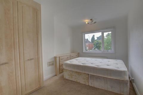 3 bedroom semi-detached house to rent - Charter Avenue, Coventry