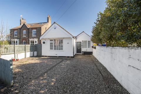 2 bedroom detached bungalow for sale - 61 Station Road, Nafferton, Driffield, YO25 4LS