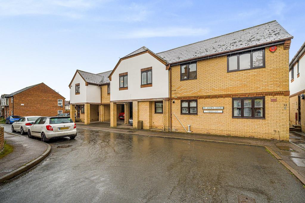 St Annes Road, Hitchin, SG5 2 bed flat for sale £260,000