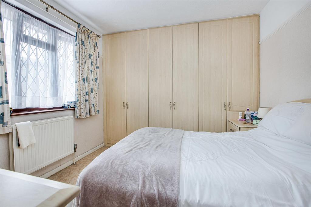 Bedroom 1.jpg