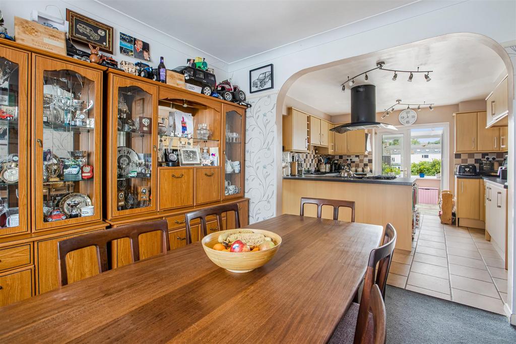 Dining Area.jpg