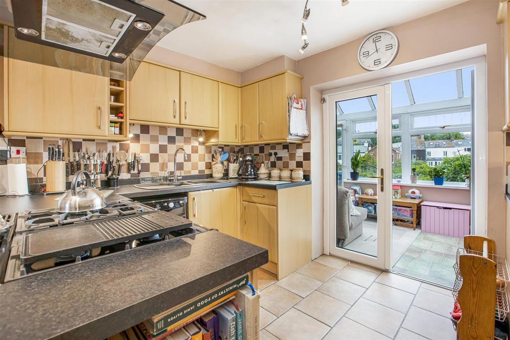 Kitchen 3.jpg