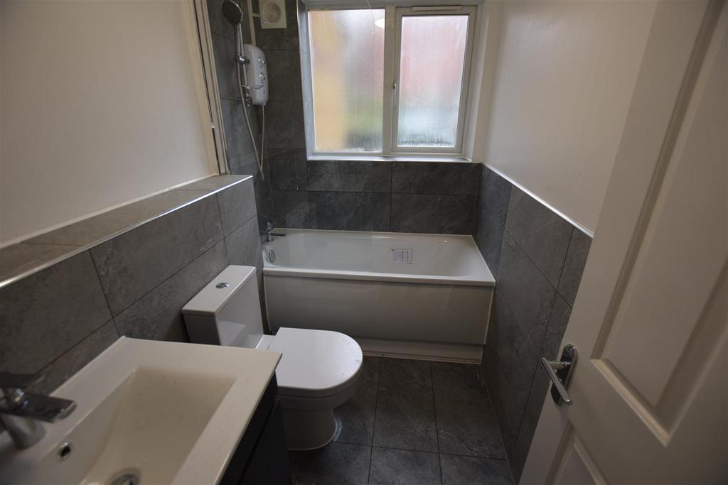 Laburnum Close, Friern Studio £1,000 pcm (£231 pw)