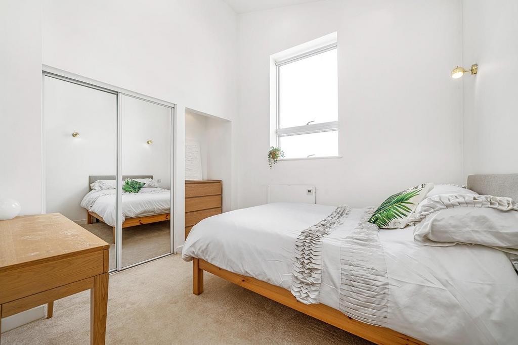 Bedroom (1).jpg