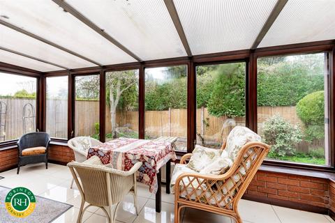 16 Convent Grove, Doncaster, DN4 7AR