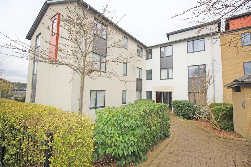Drakes Drive, Stevenage, SG2 0EY 2 bed apartment £235,000