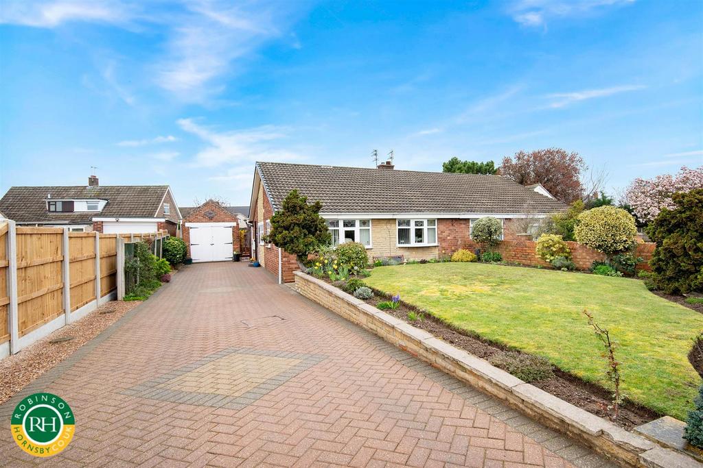Nutwell Lane, Armthorpe, Doncaster 3 bed semidetached bungalow for