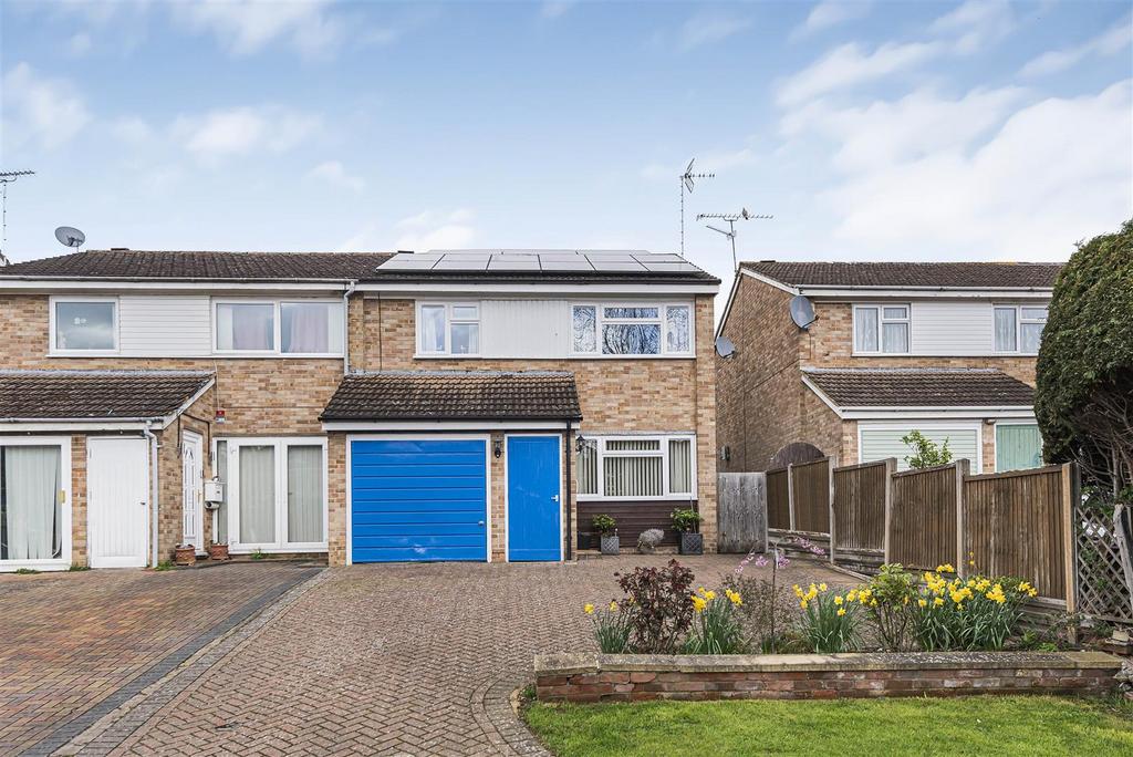 Whitby Green, Caversham, Reading 3 bed semidetached house for sale £