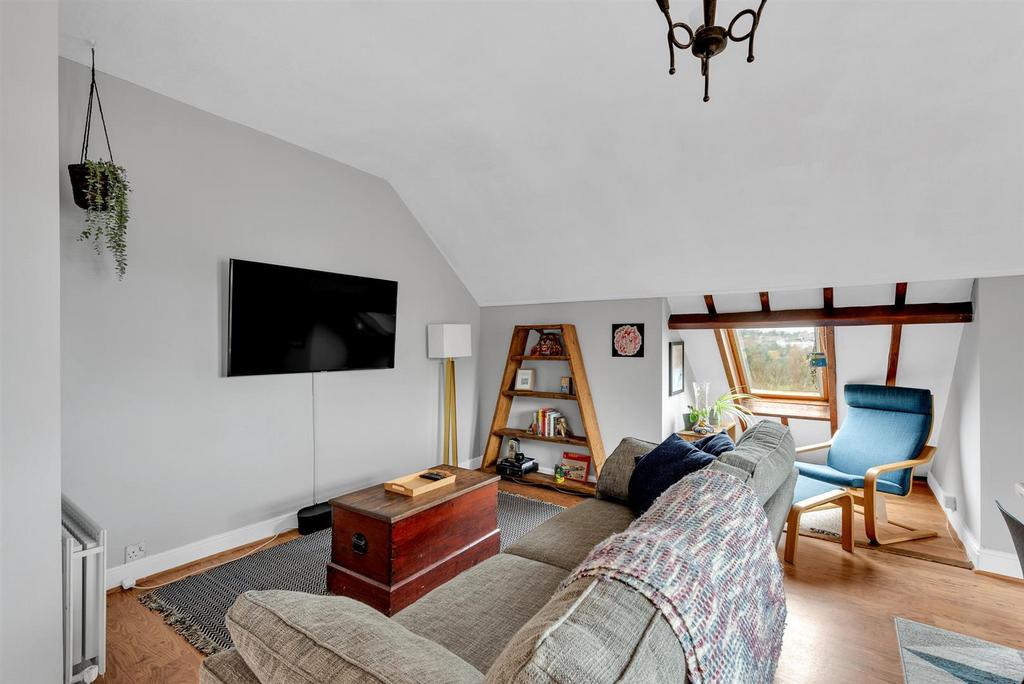 Madeira Avenue, Shortlands, Bromley, BR1 2 bed flat for sale £350,000