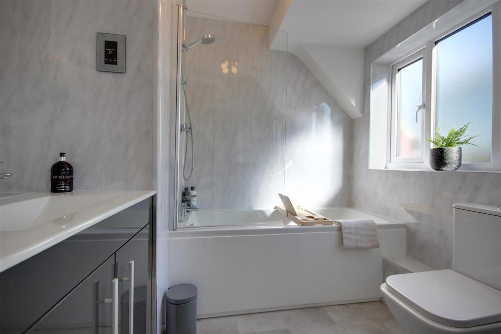En-suite Bathroom