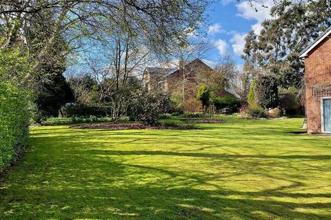 5 Bronte Grove, Mirfield, WF14 9NU