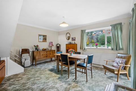 141 Battenhall Road, Worcester, WR5 2BU