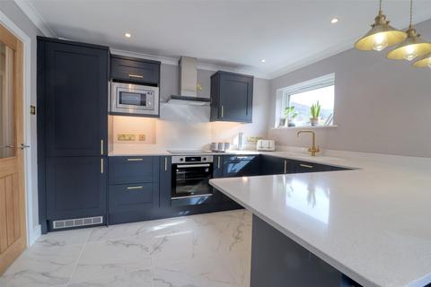 21 Hillington, Ilfracombe, EX34 8LU