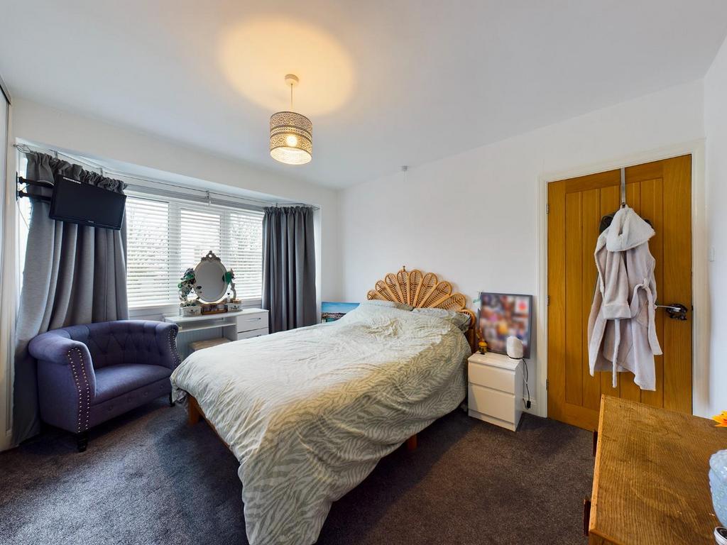 Newlands Park Drive, Scarborough 3 bed semidetached house for sale £