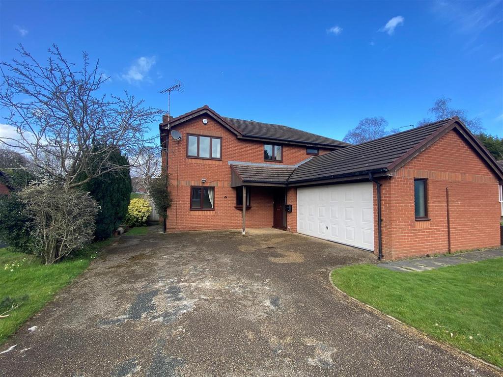 Turnberry Close, Macclesfield 4 bed detached house for sale £550,000