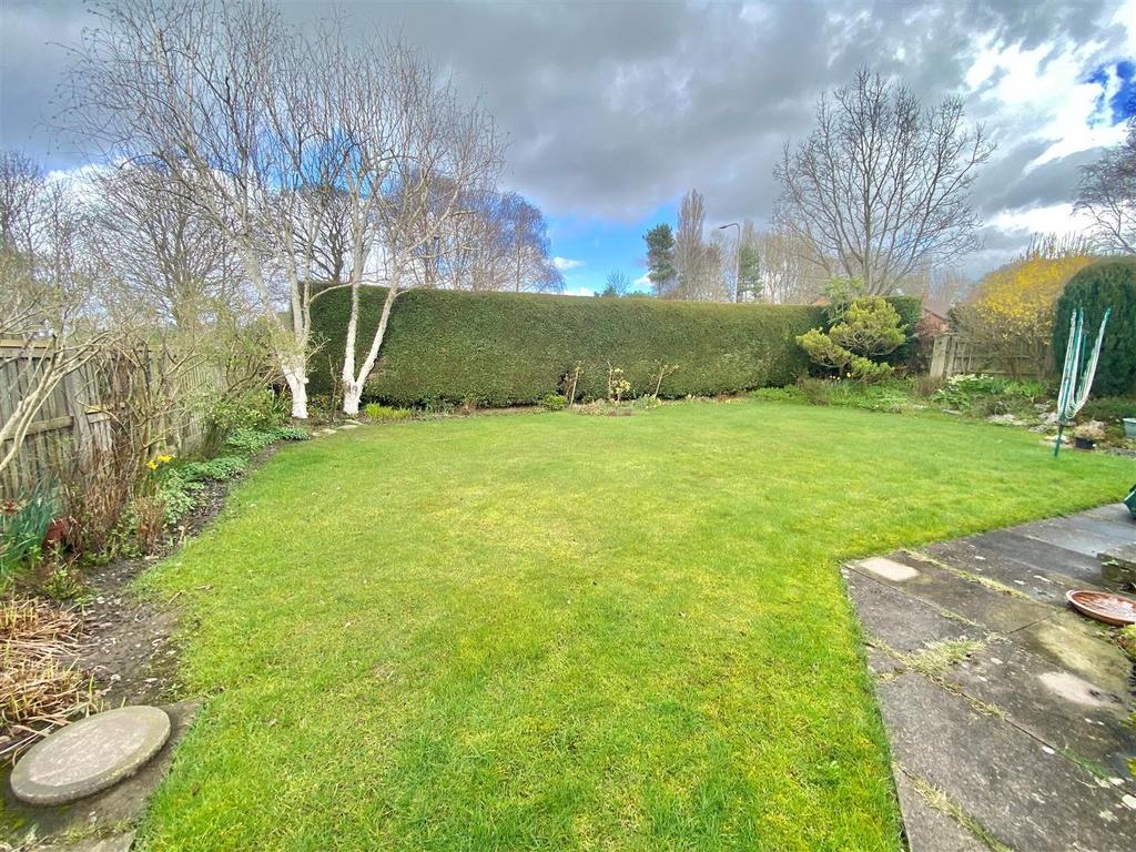 Turnberry Close, Macclesfield 4 bed detached house for sale £550,000