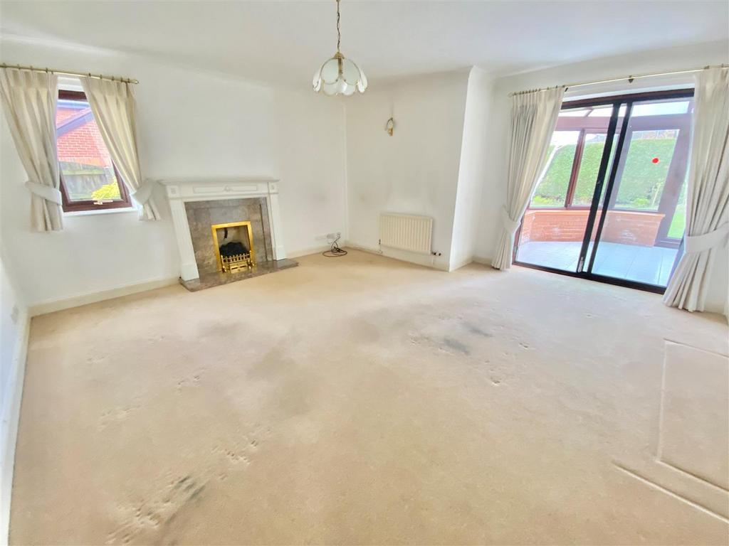Turnberry Close, Macclesfield 4 bed detached house for sale £550,000