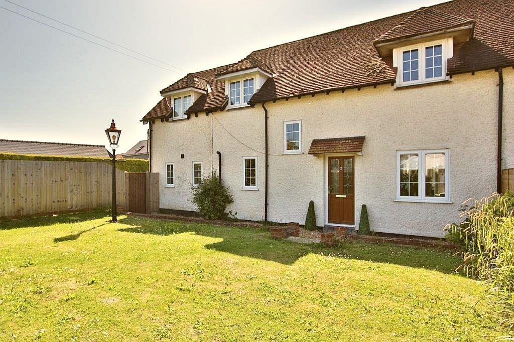 Aston Cross, Tewkesbury 4 bed semidetached house £415,000