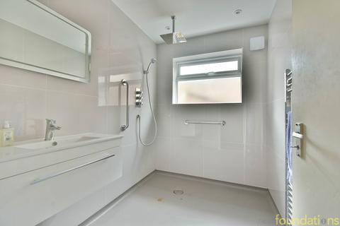 28a Crowmere Avenue, Bexhill-on-sea, TN40 2BA