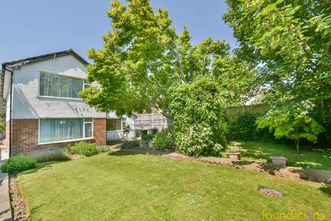 28a Crowmere Avenue, Bexhill-on-sea, TN40 2BA