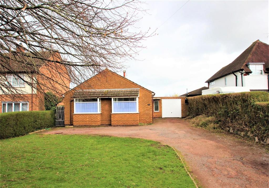 Alcester Road, Studley 3 bed bungalow £1,200 pcm (£277 pw)