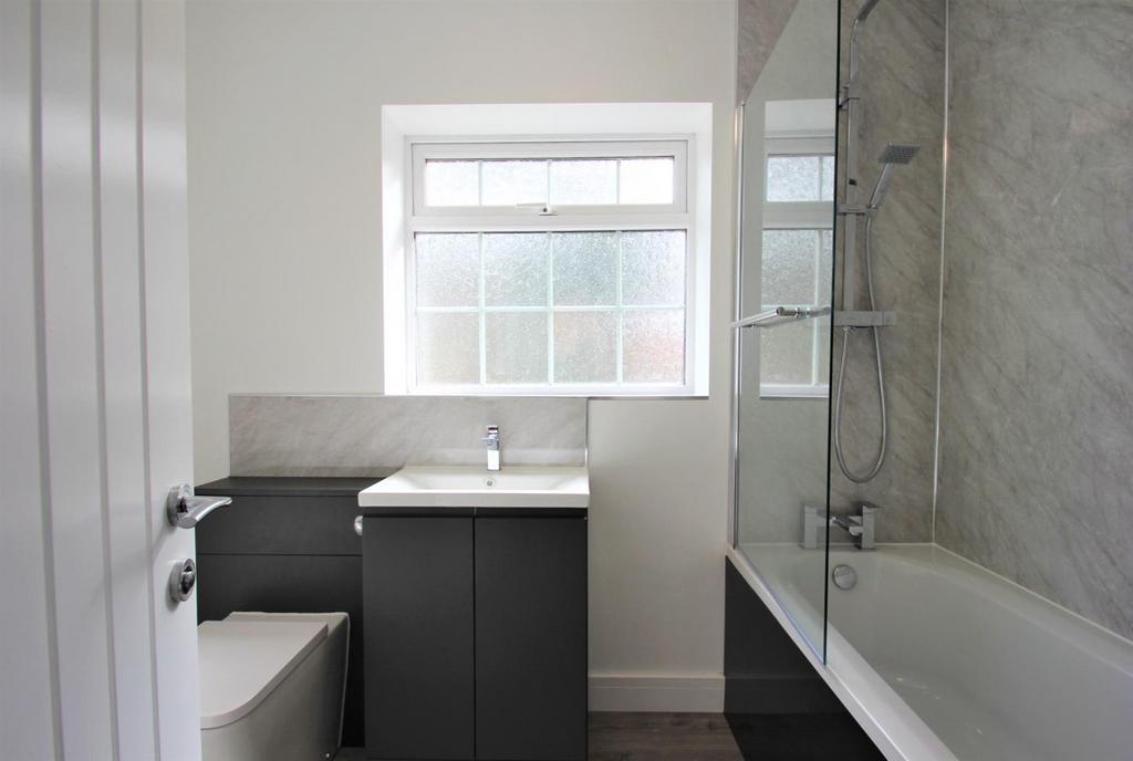 Parsons Road, Redditch 3 bed property £995 pcm (£230 pw)