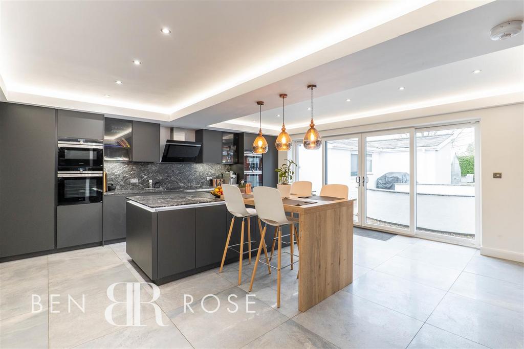 Kitchen/Breakfast/Family Room