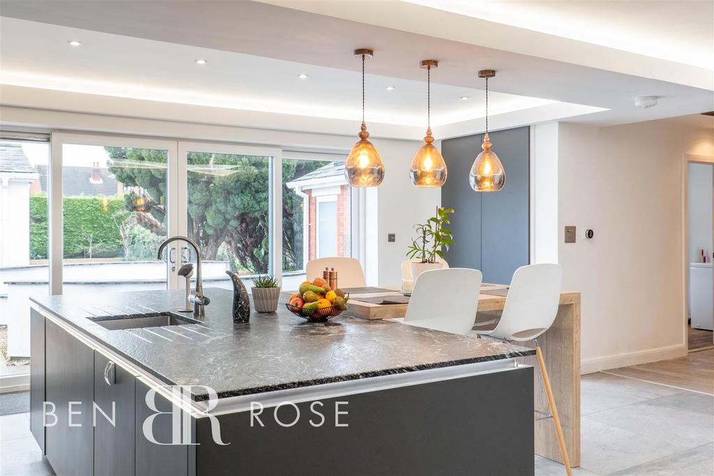 Kitchen/Breakfast/Family Room