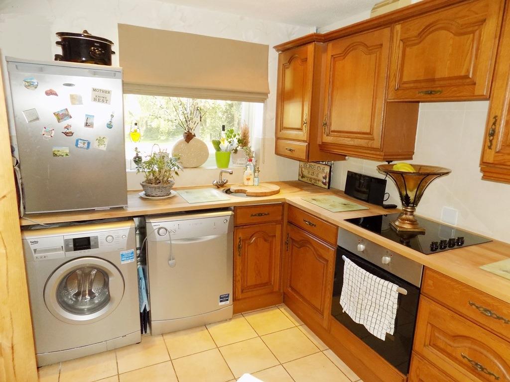 Sandyhome Road, Towcester 3 bed detached house £1,100 pcm (£254 pw)