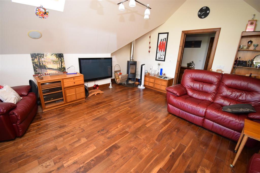Sitting room (2).jpg