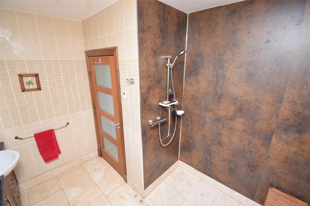 Wet room (2).jpg
