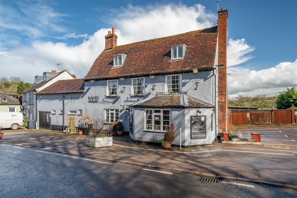 Wareside, Ware 4 bed link detached house for sale £650,000