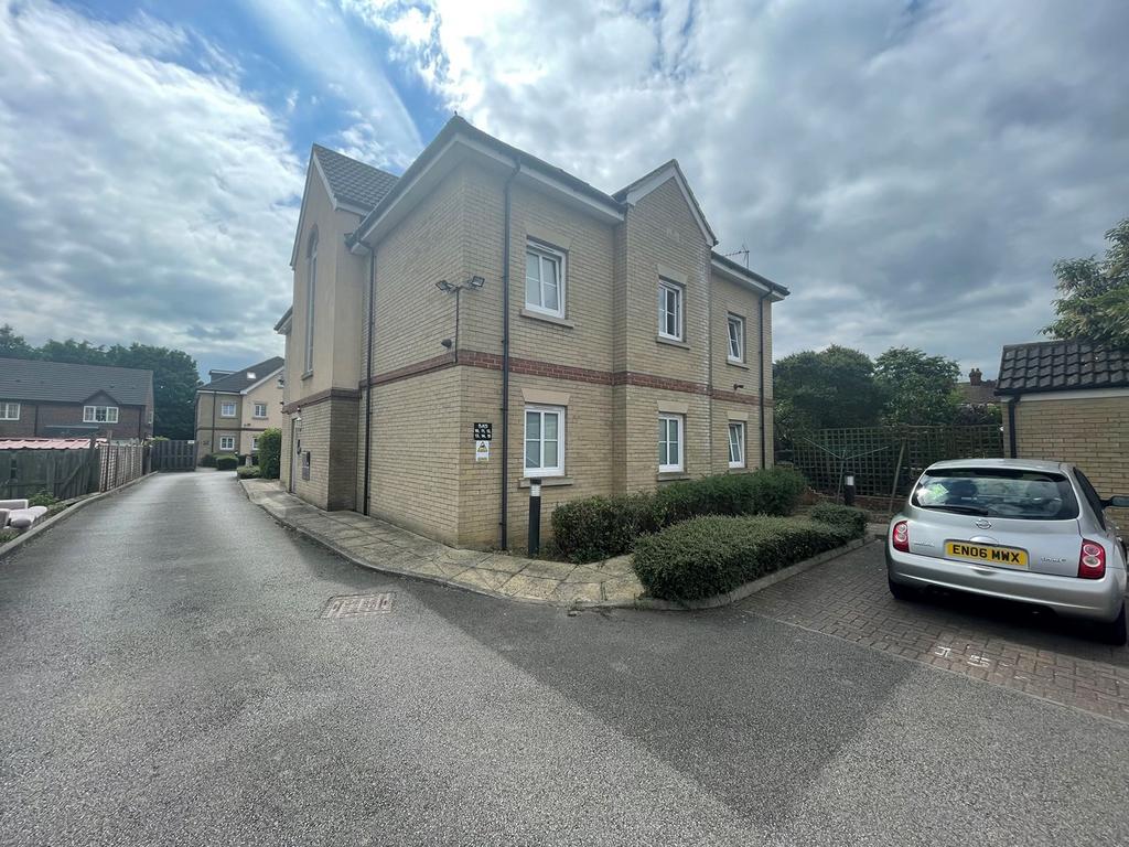 Walsingham Close, Bedford, MK42 2 bed apartment for sale £169,995
