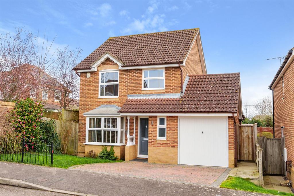 Gainsborough Drive, Barming, Maidstone 3 bed detached house for sale