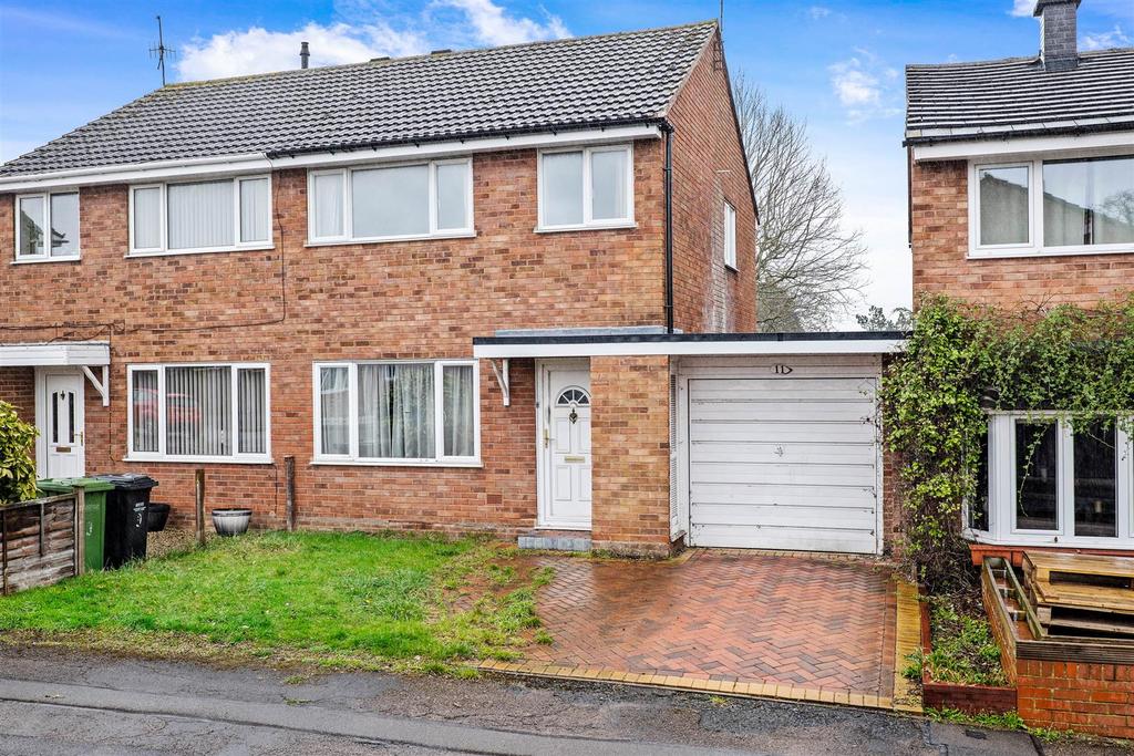 Sycamore Avenue, Evesham 3 bed semidetached house for sale £250,000