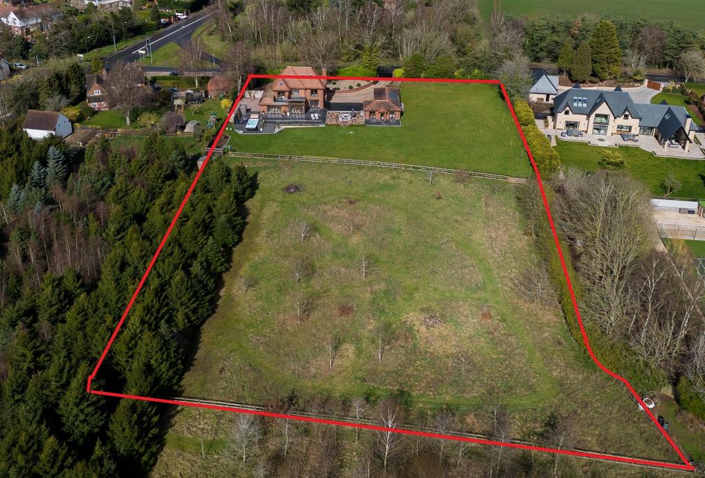 Hackmans Gate, Clent, Stourbridge 5 bed detached house for sale £