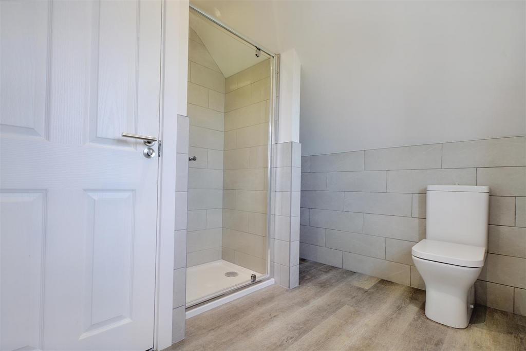 Bathroom 2.jpeg