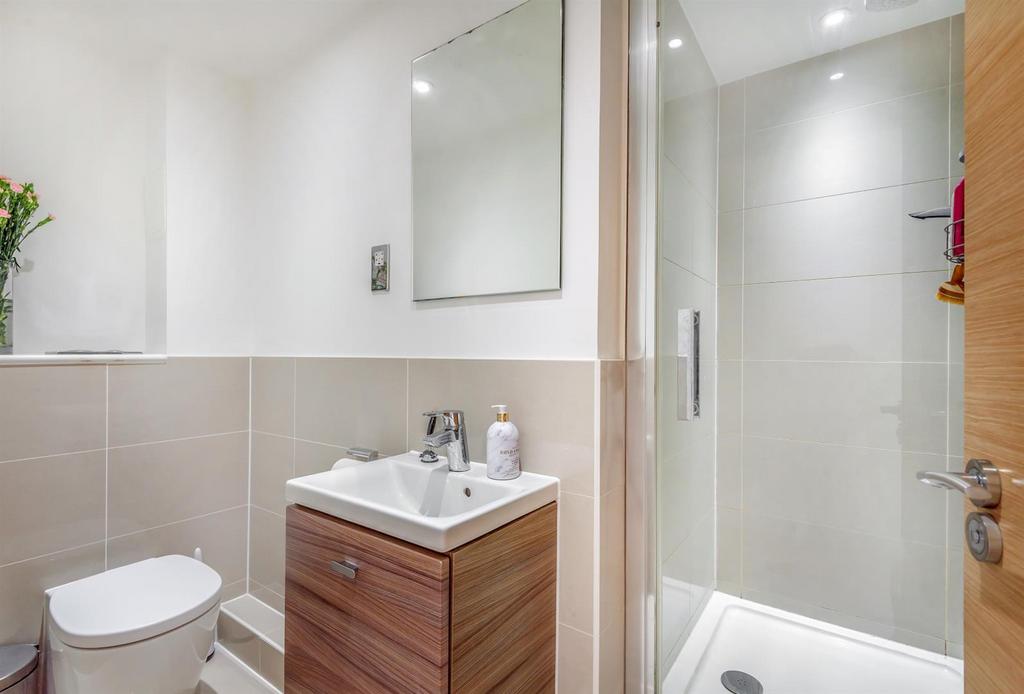 ENSUITE 1.jpg