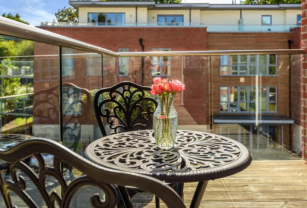 BALCONY 2.jpg