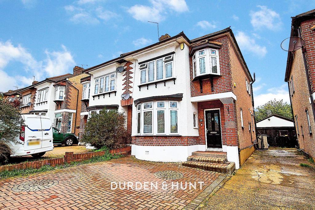 Aragon Drive, Hainault, IG6 3 bed semidetached house for sale £650,000