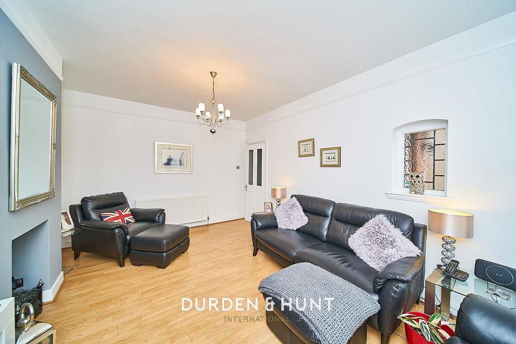 Aragon Drive, Hainault, IG6 3 bed semidetached house for sale £650,000