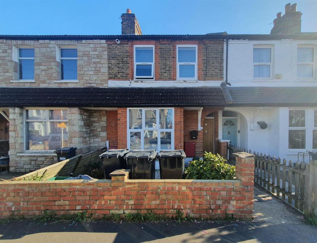 Cromwell Road, Feltham 2 bed flat £1,750 pcm (£404 pw)