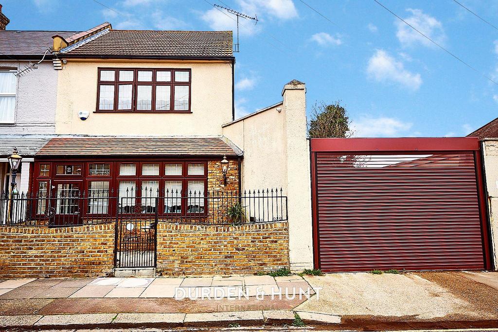 Melford Road, London, E6 5 bed end of terrace house £900,000