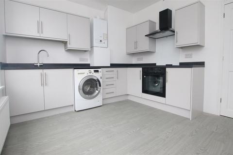 Top Floor Flat, 24 Pinhoe Road, Exeter, EX4 7HL