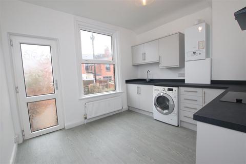 Top Floor Flat, 24 Pinhoe Road, Exeter, EX4 7HL