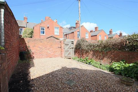 Top Floor Flat, 24 Pinhoe Road, Exeter, EX4 7HL