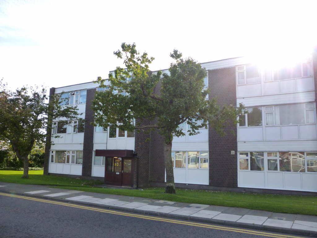 Elsdon Avenue, Seaton Delaval 2 bed ground floor flat £495 pcm (£114 pw)